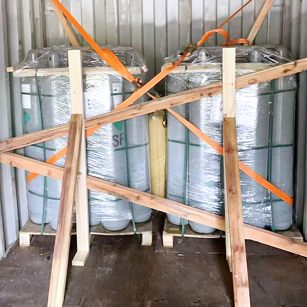 30 баллонов SF₆ загружены и отправлены в Перу